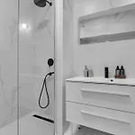 Beachfront Deluxe فندق مبيت وإفطار 4*