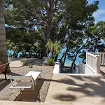 Beachfront Deluxe فندق مبيت وإفطار 4*