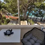 Beachfront Deluxe ماكارسكا