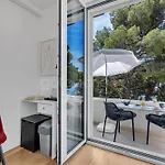 Beachfront Deluxe فندق مبيت وإفطار 4*