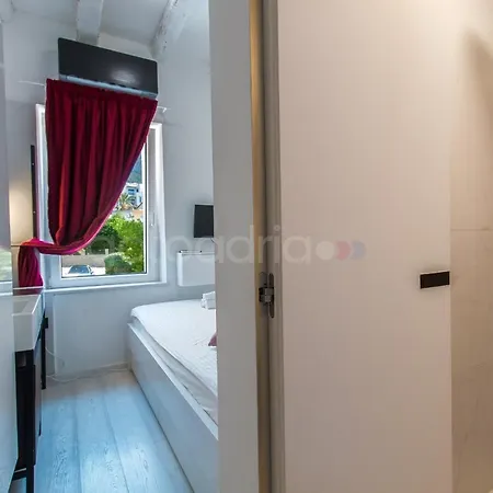 Bed & Breakfast Beachfront Deluxe Makarska