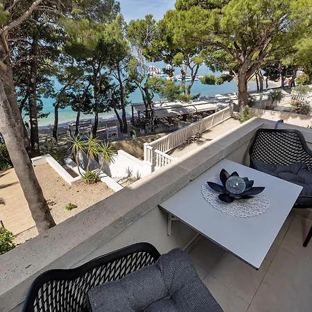 Beachfront Deluxe Bed & Breakfast Makarska