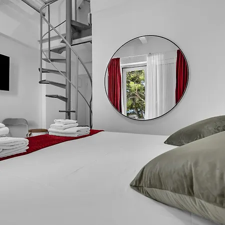 Beachfront Deluxe Bed and Breakfast