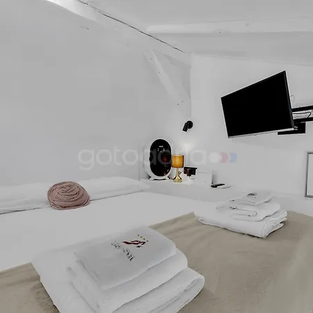 B&B Beachfront Deluxe 마카르스카