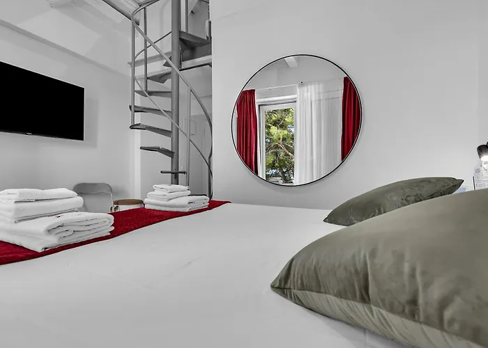 Beachfront Deluxe Bed and Breakfast