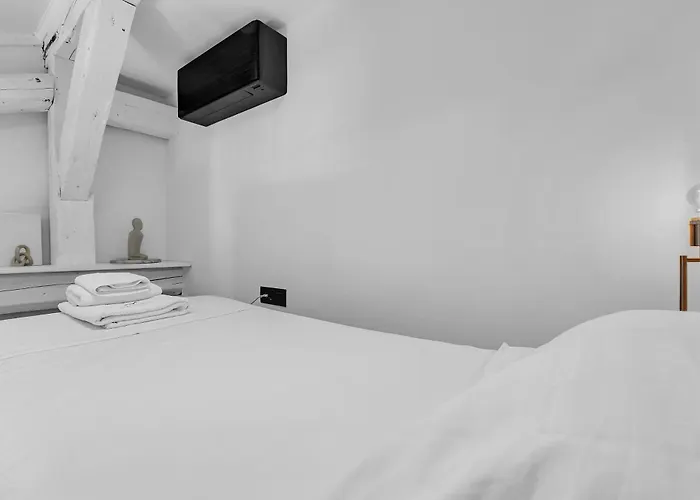 Bed and Breakfast Beachfront Deluxe Μακάρσκα