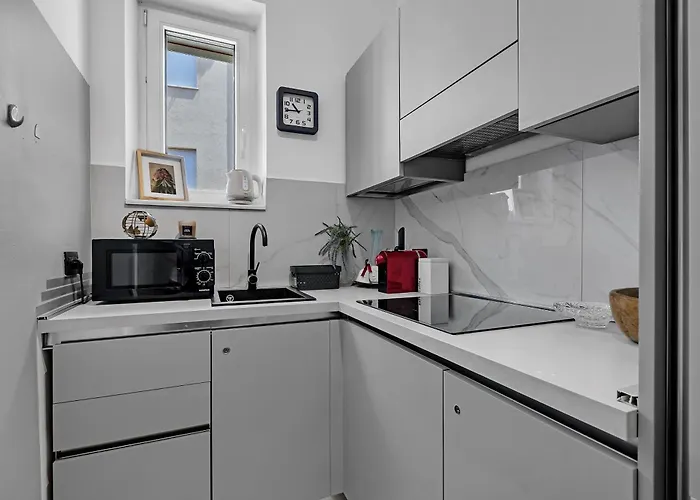 Beachfront Deluxe 4* Μακάρσκα