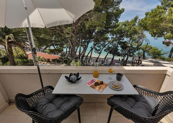 Beachfront Deluxe Bed and Breakfast