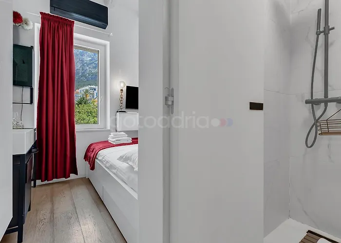 Beachfront Deluxe Bed and Breakfast