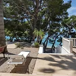 Bed and breakfast Beachfront Deluxe 4*