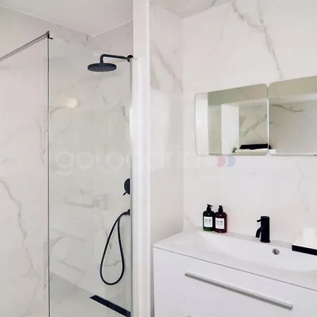 Bed and Breakfast Beachfront Deluxe 4*