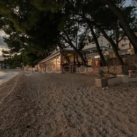 Beachfront Deluxe 4* Μακάρσκα