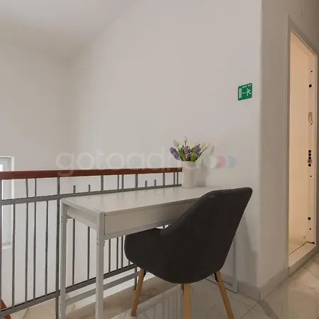 Beachfront Deluxe Μακάρσκα