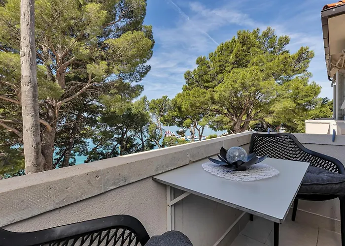 Beachfront Deluxe Bed & Breakfast 4*