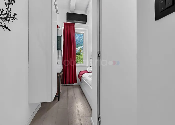 Beachfront Deluxe 4*